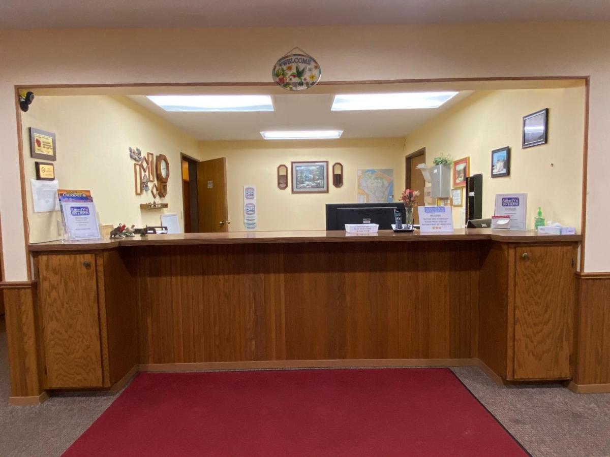Amerivu Inn Prentice Exteriér fotografie