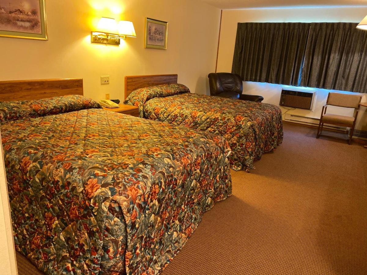 Amerivu Inn Prentice Exteriér fotografie