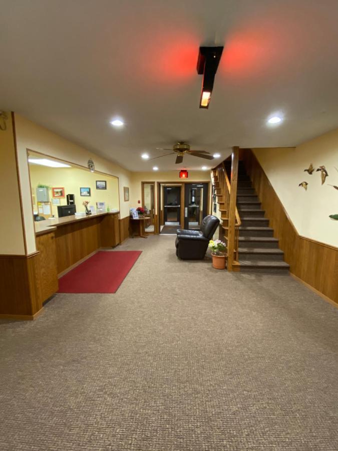 Amerivu Inn Prentice Exteriér fotografie
