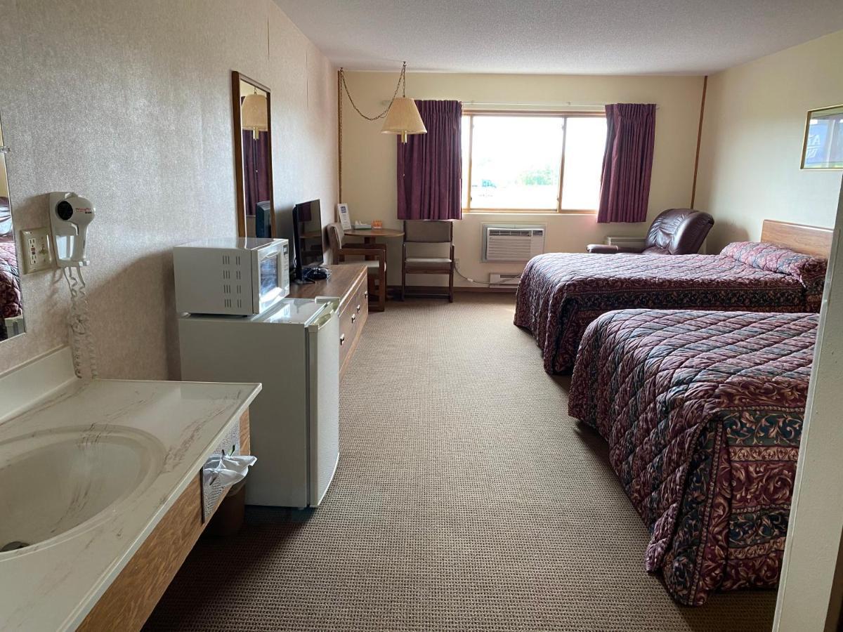 Amerivu Inn Prentice Exteriér fotografie