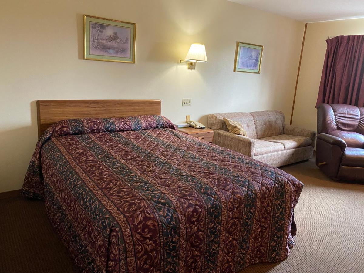 Amerivu Inn Prentice Exteriér fotografie