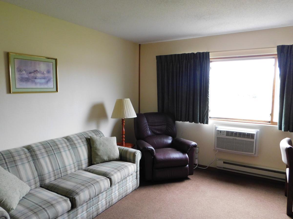 Amerivu Inn Prentice Exteriér fotografie
